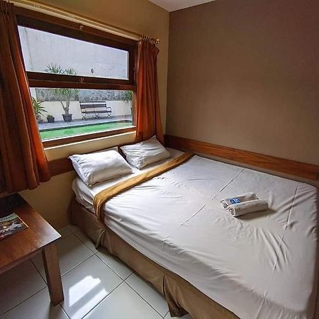 Guest House Teras Solo Syariah Bagian luar foto