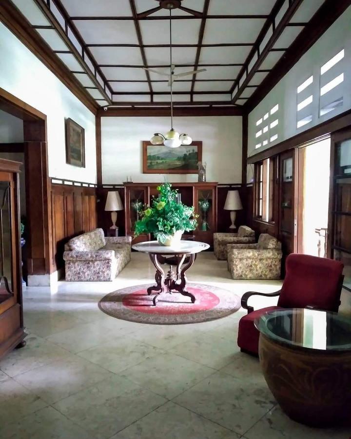Guest House Teras Solo Syariah Bagian luar foto